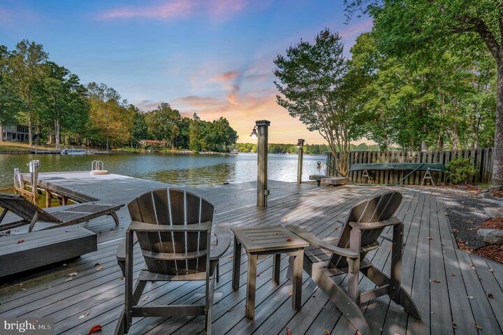 Property Photo: 205 Skyline Road VA 22508