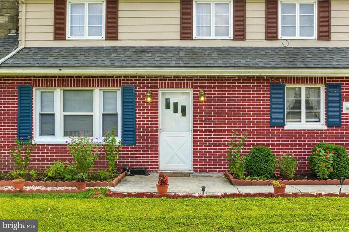 Property Photo:  1024 E Lisburn Road  PA 17055 