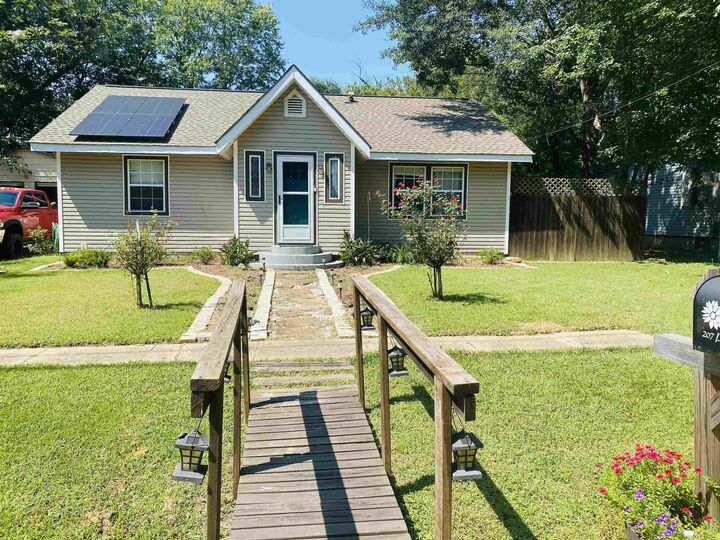 Property Photo:  207 Polk Street S  AR 71953 