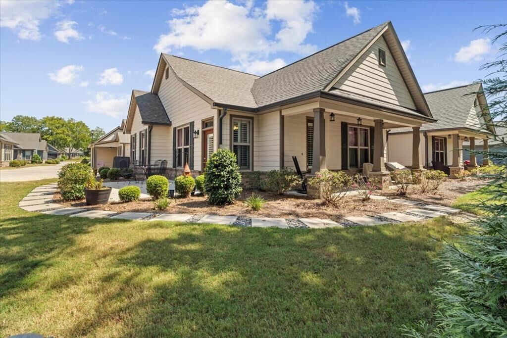 Property Photo: 258 Camden Way GA 30721