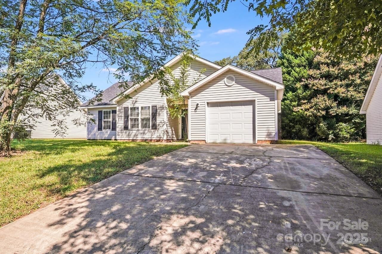 Property Photo:  1629 Hudson Graham Lane  NC 28216 