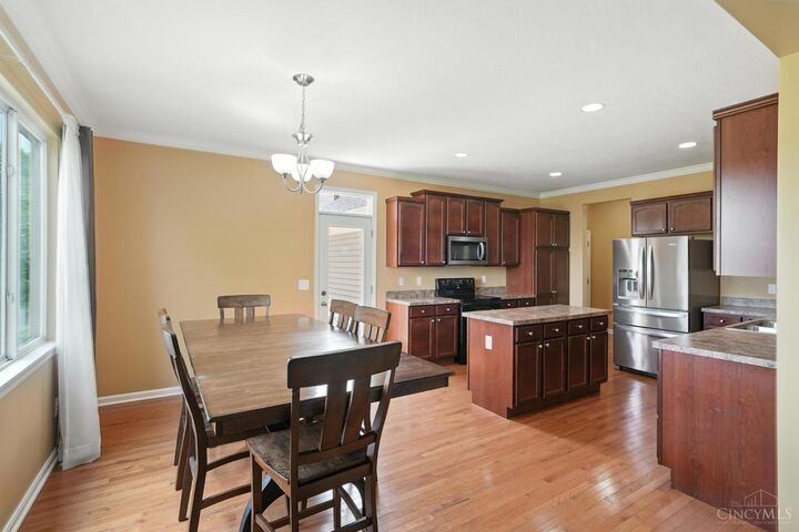 Property Photo:  7542 Hickory Knoll Drive  OH 45044 