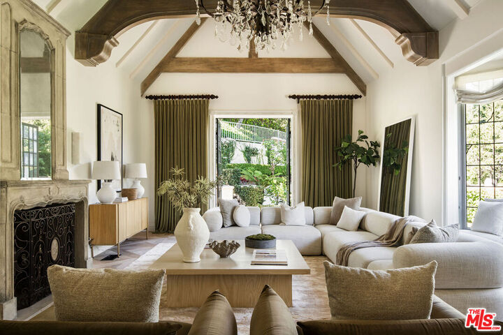 Property Photo:  10950 Bellagio Rd  CA 90077 