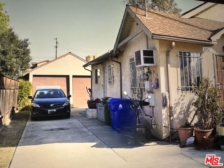 Property Photo:  3202 Farnsworth Ave  CA 90032 