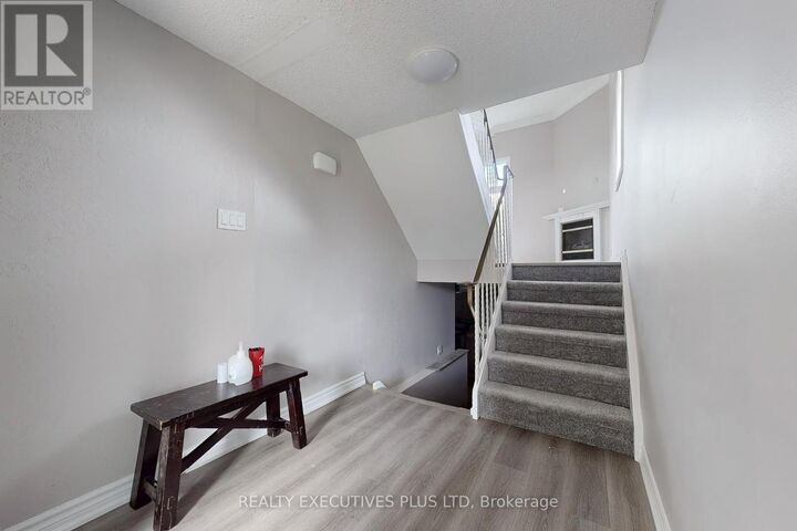 Property Photo: 1330 Trowbridge Drive 76 ON L1G 7L1
