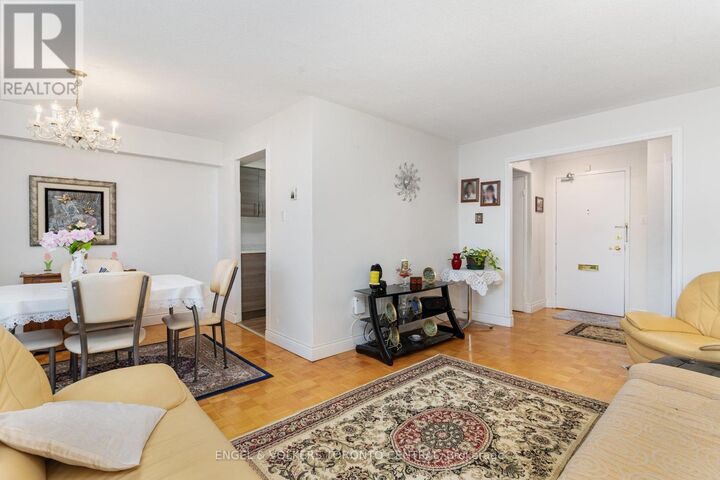 Property Photo:  5 Frith Road 808  ON M3N 2L5 
