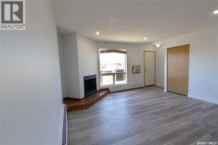 Property Photo:  209 2931 Harding Street  SK S4V 1B9 