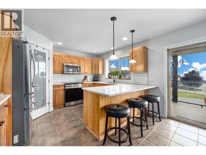Property Photo: 2592 Willowbrae Drive BC V1S 2B2