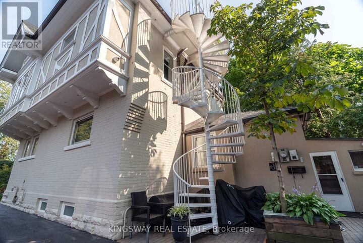 Property Photo:  166 High Park Avenue  ON M6P 2S4 