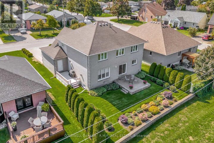 Property Photo:  33 Lindway Place  ON K9V 5S9 