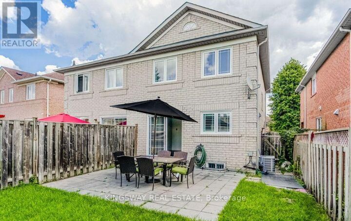 Property Photo:  1398 Quest Circle  ON L5N 8B5 