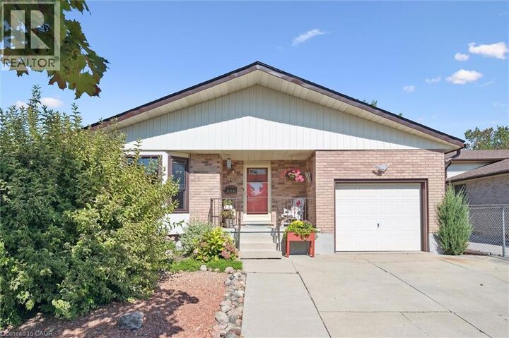 322 Conservation Drive  Waterloo ON N2V 1V3 photo