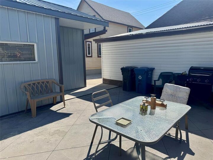 Photo de la propriété:  281 Magnus Avenue  MB R2W 2B6 