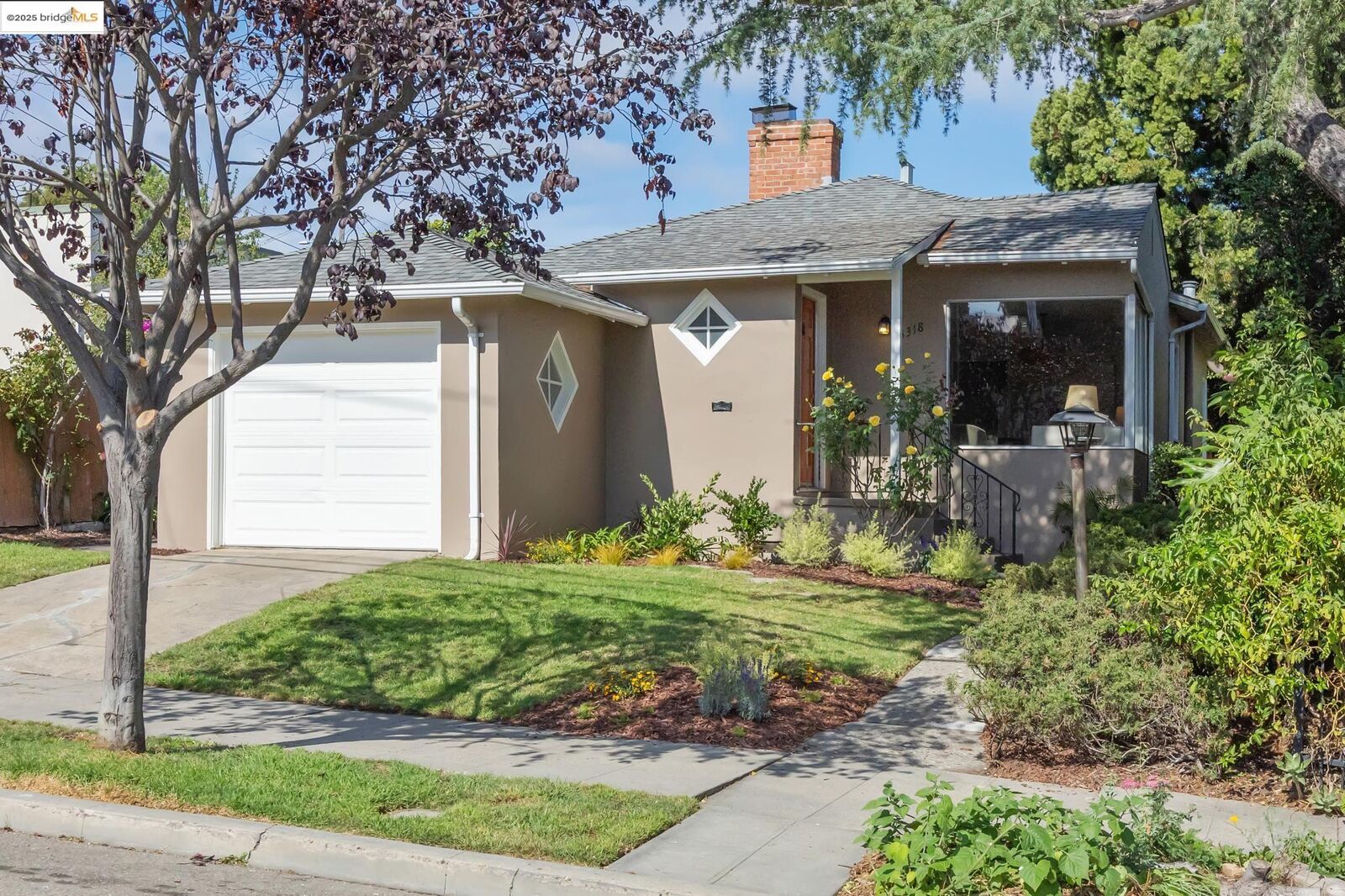 Property Photo:  5318 Fleming Avenue  CA 94619 