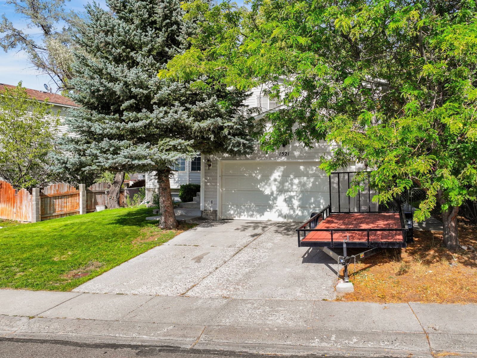 Property Photo:  1521 Oakwood Drive  NV 89801 