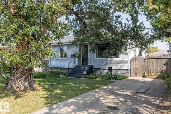9135 155 Street NW  Edmonton AB T5R 1W6 photo