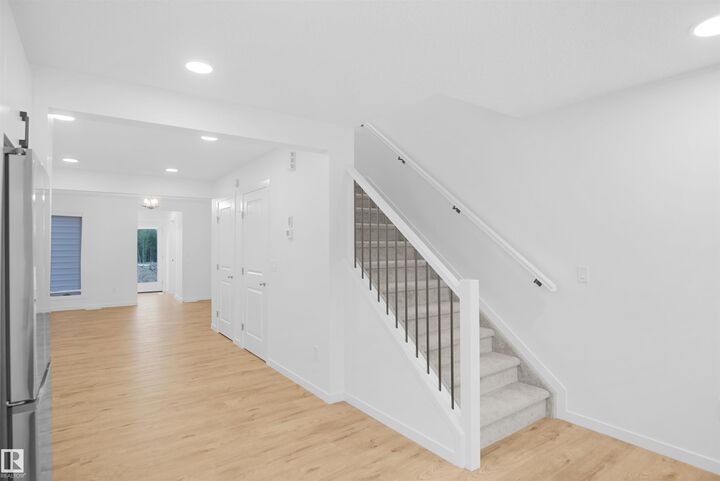 Property Photo:  4360 Kinglet Drive NW  AB T5S 0T1 
