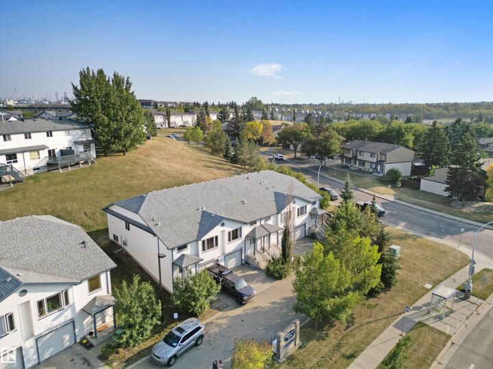 Property Photo:  1391 Hermitage Road NW  AB T5A 4S1 