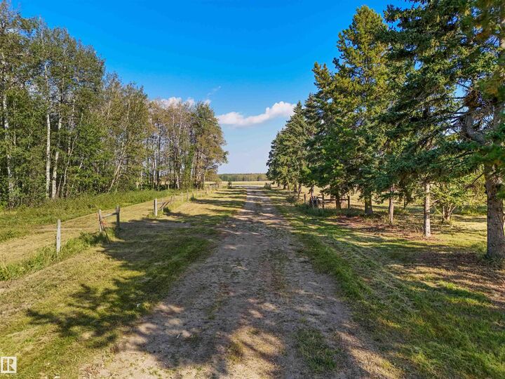 Property Photo:  47428 Range Road 50  AB T0C 0P0 