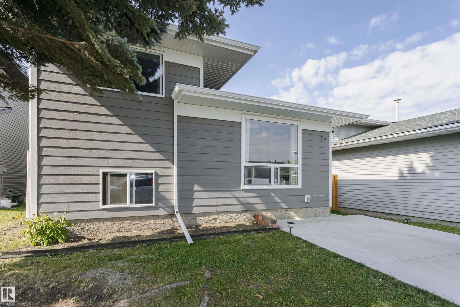 Property Photo:  26 Westridge Place  AB T7X 1S1 