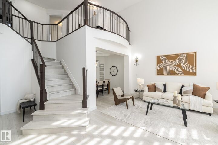 Property Photo:  926 Thompson Place NW  AB T6R 3K4 