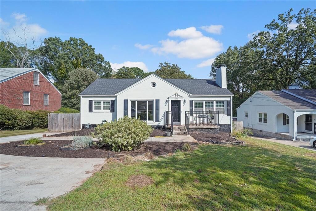 Property Photo:  1370 Centra Villa Drive SW  GA 30311 