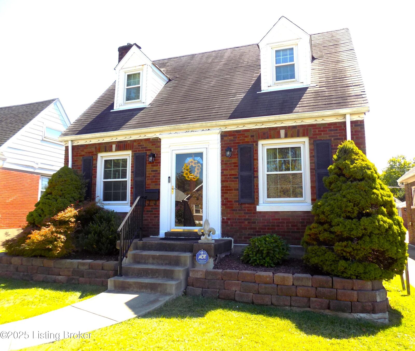 Property Photo: 1212 Hart Ave KY 40213