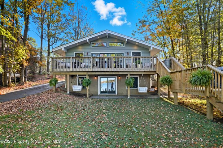 Property Photo: 1010 Crystal Lake Boulevard PA 18407