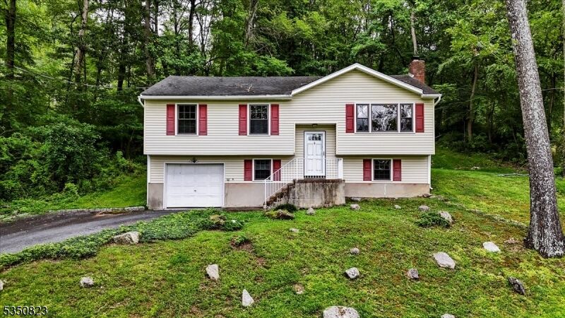 Property Photo: 14 Tamarack Rd NJ 07823