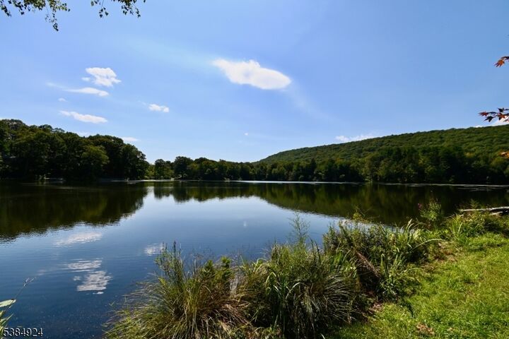 Property Photo:  23 Choctaw Trail  NJ 07438 