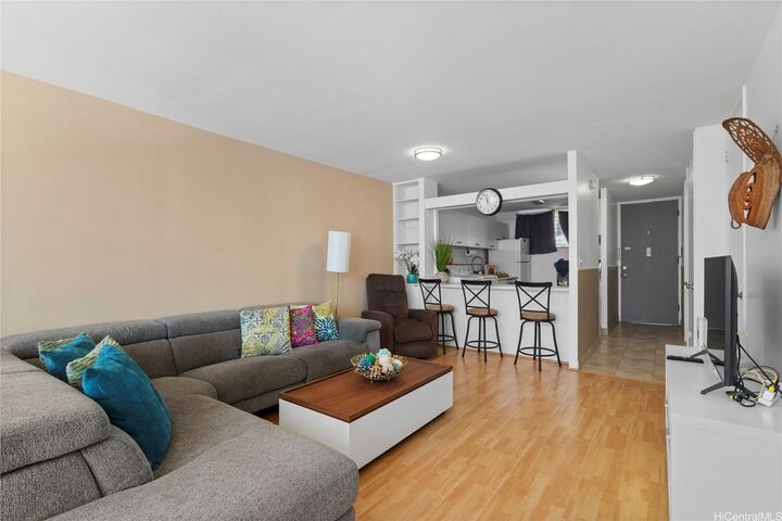 780 Amana Street 1102  Honolulu HI 96814 photo