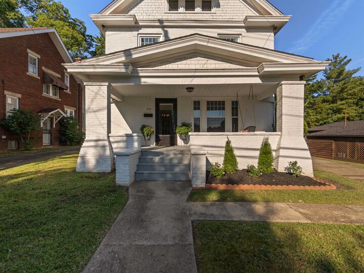 Property Photo:  1716 Crestmont Drive  WV 25701 