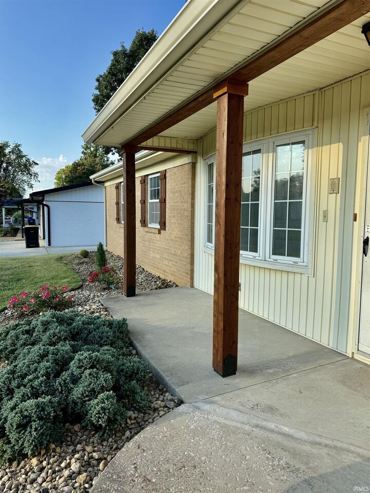 Property Photo:  404 S Hickory Drive  IN 47403 