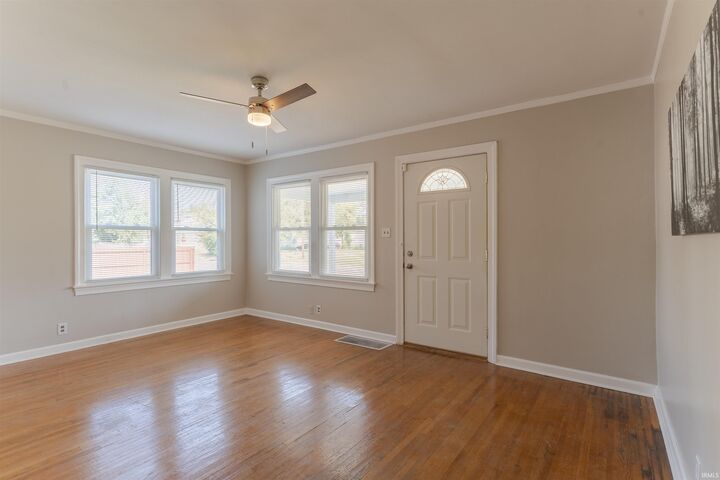 Property Photo: 1713 E Illinois Street IN 47711-5813