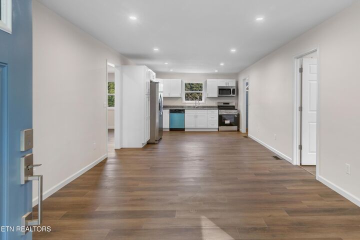 Property Photo: 412 W Hemlock St TN 37766