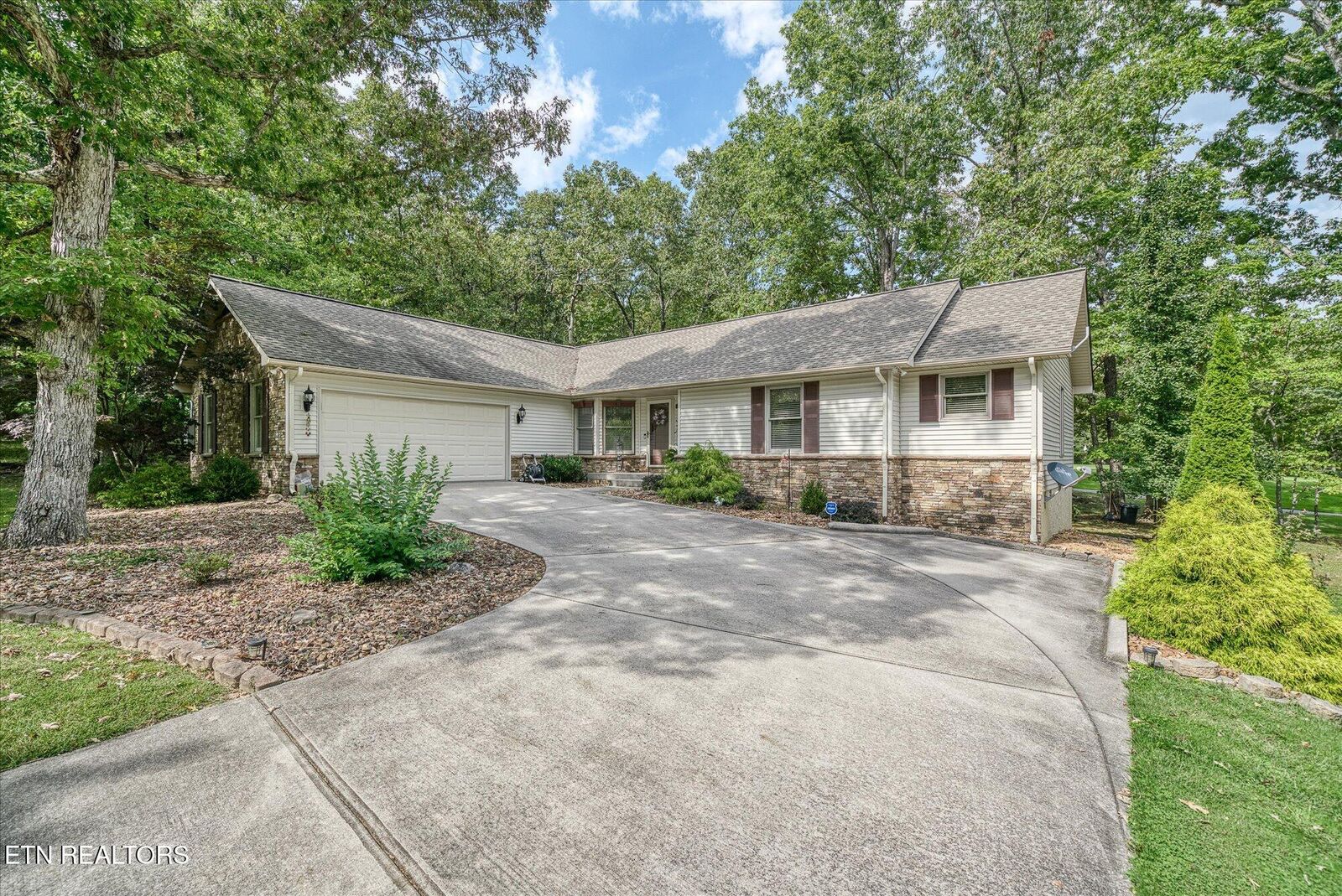 Property Photo:  138 Baltusrol Rd  TN 38558