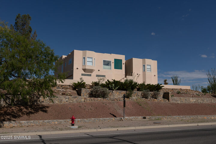 Property Photo: 1291 Vista Del Monte NM 88007