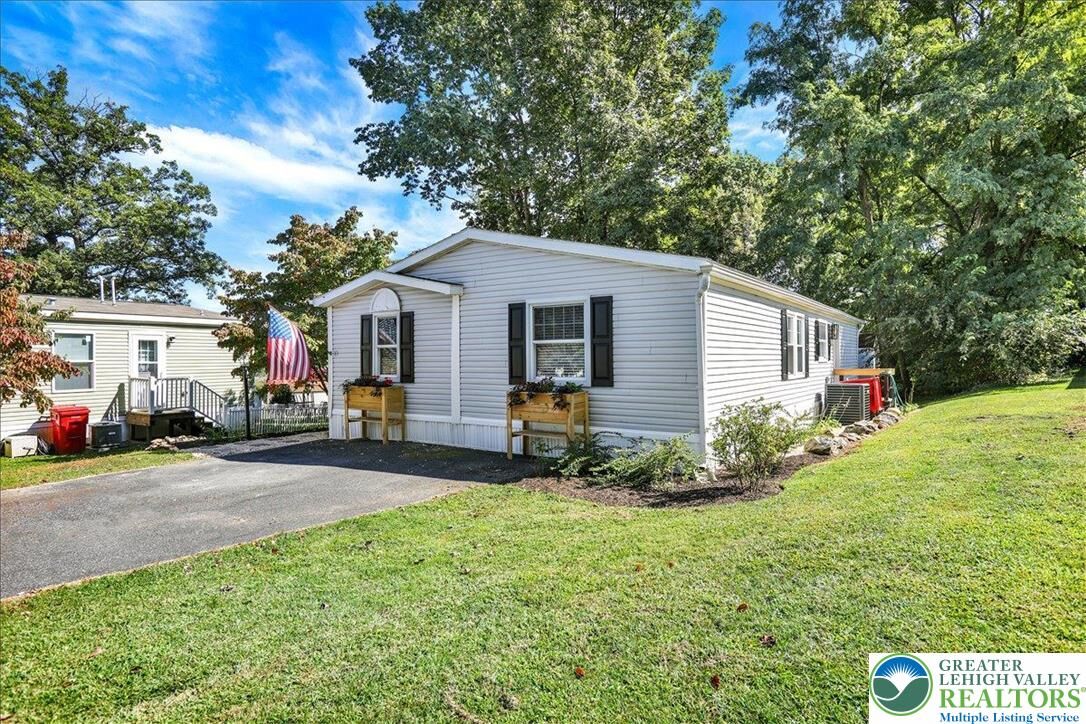 Property Photo:  83 Mansfield Drive  PA 18062 
