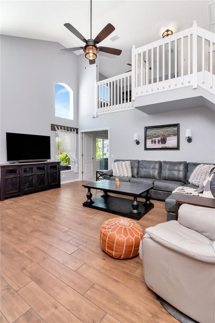 Property Photo:  31052 Whinsenton Drive  FL 33543 