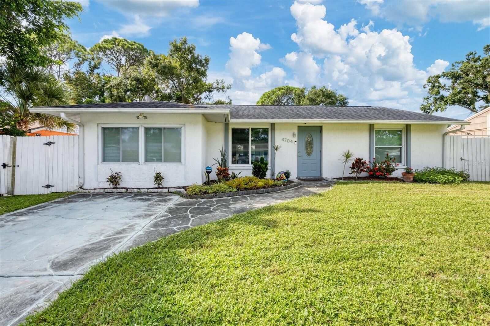 Property Photo: 4704 Selma Street FL 34232