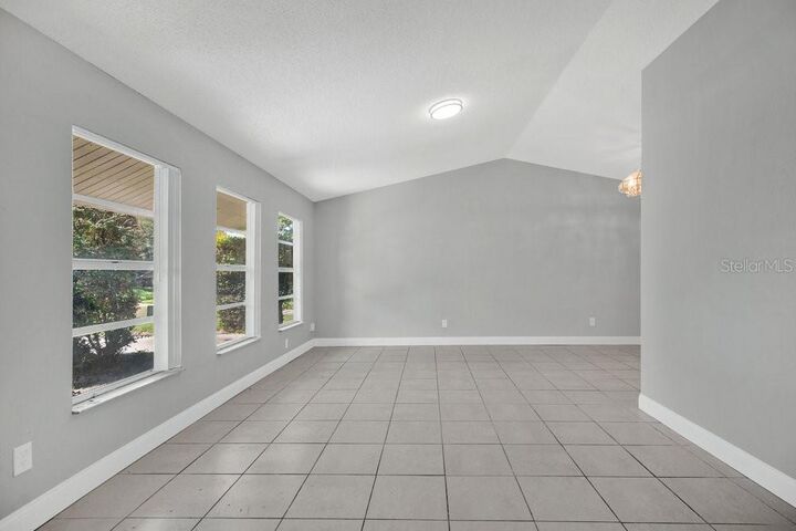 Property Photo: 5337 Broken Pine Circle FL 32818