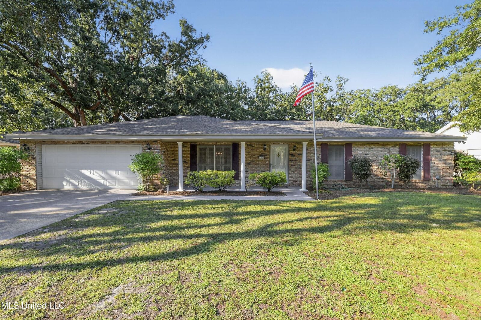 Property Photo:  2560 Old Bay Road  MS 39531 