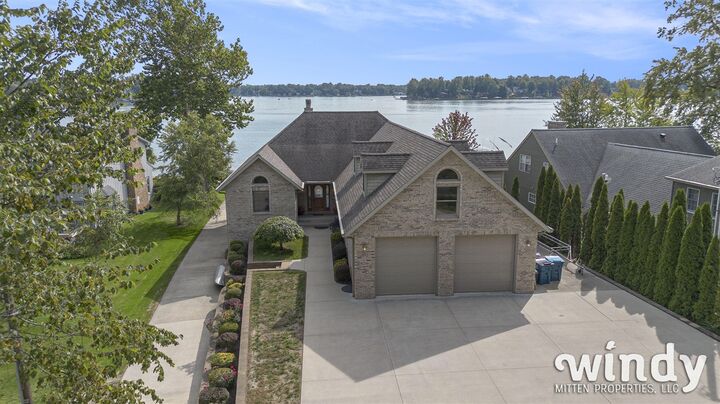 8216 Windermere Landing  Watervliet MI 49098-9728 photo