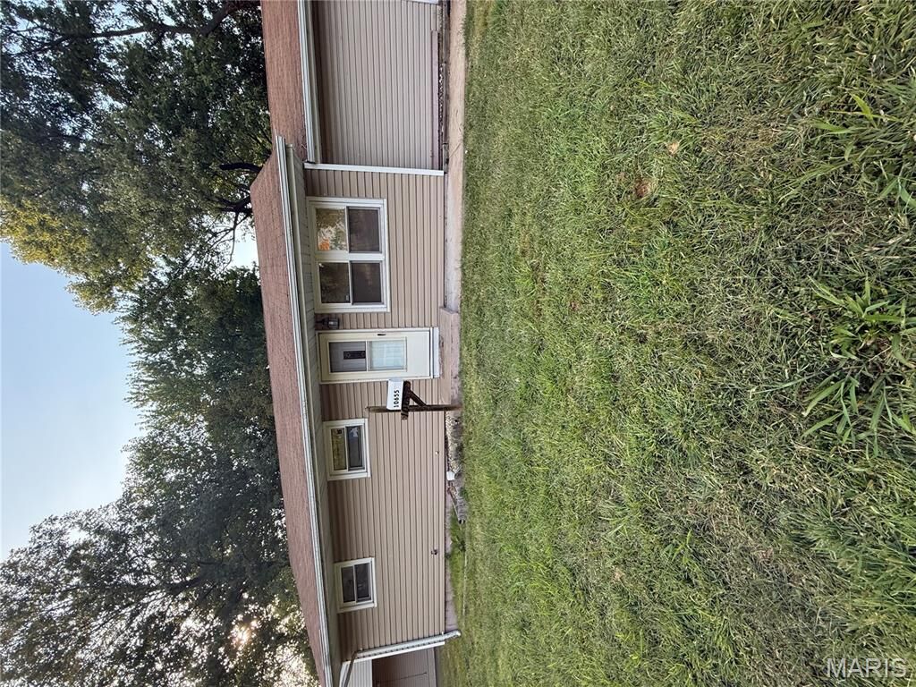 Property Photo: 10655 Glen Garry Road MO 63137