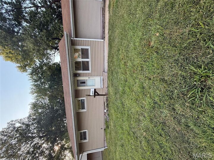 10655 Glen Garry Road  St Louis MO 63137 photo