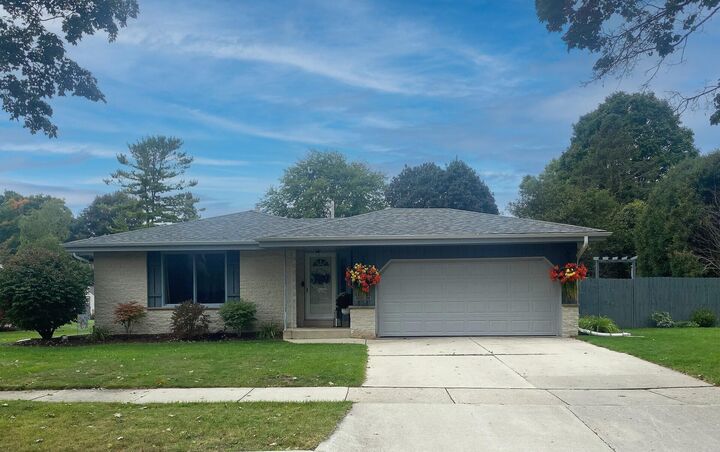 N91w6149 Arbor Dr  Cedarburg WI 53012 photo