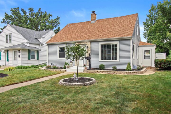 Property Photo: 8514 W Center St WI 53222