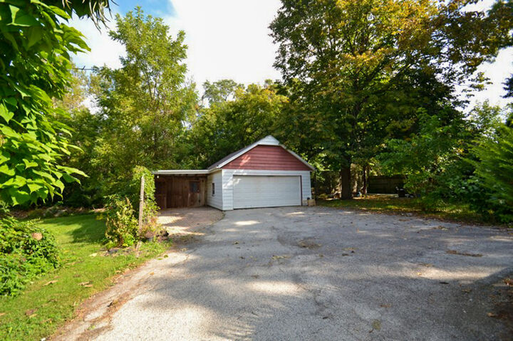 Property Photo: 550 W Oakwood Rd WI 53154