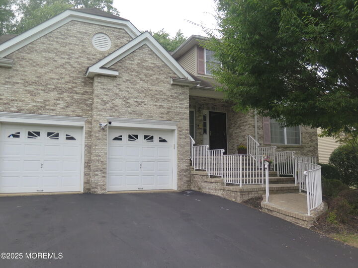 108 Scarborough Way  Marlboro NJ 07746 photo