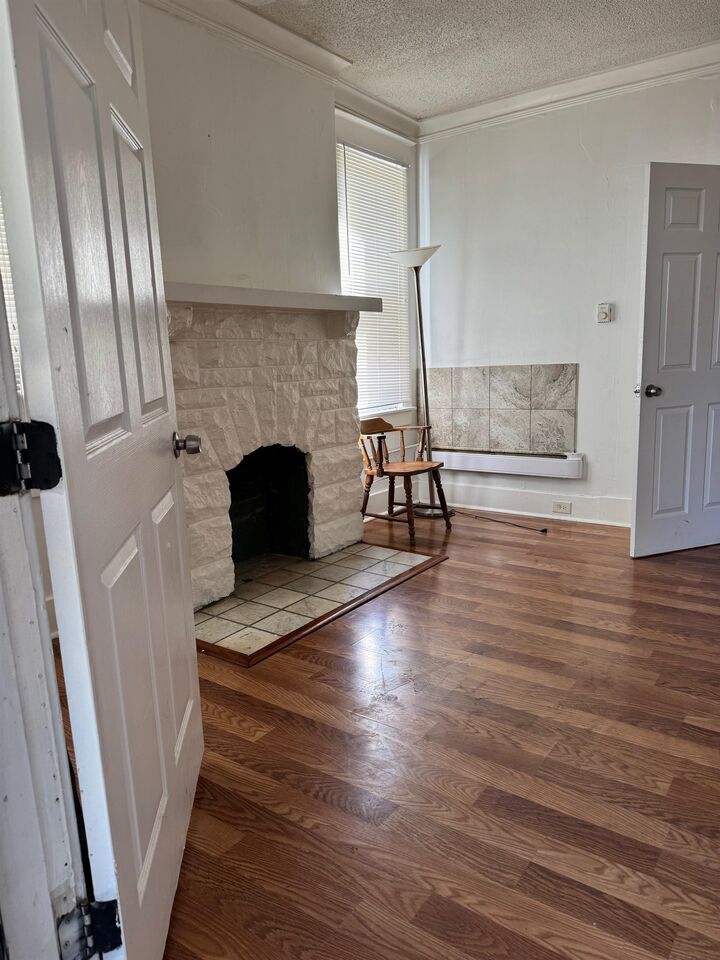 Property Photo: 3547 Spottswood Ave TN 38111